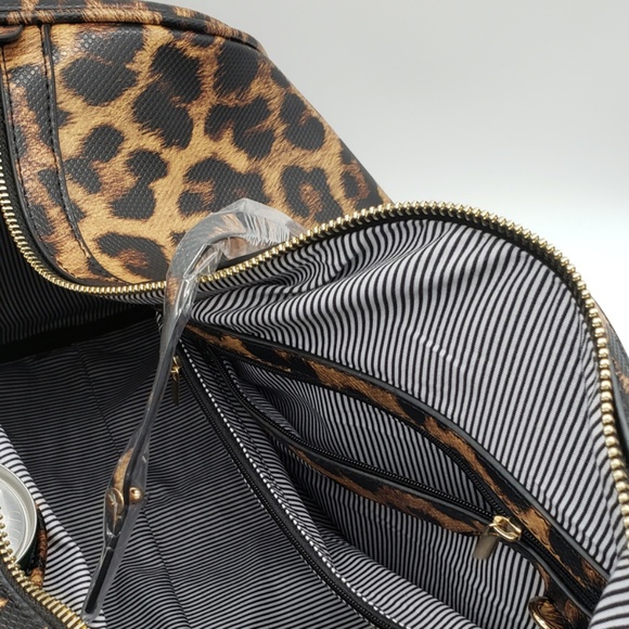 Embossed Duffle Set - Picture 8 of 8